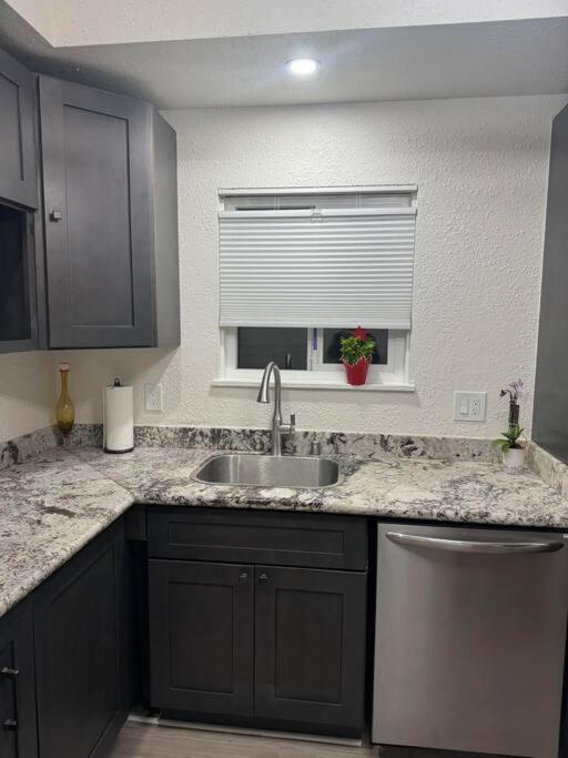 Apartamento Bumblebee House Oakland Exterior foto